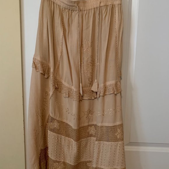 Papillon Skirt & Blouse set - Picture 4 of 5